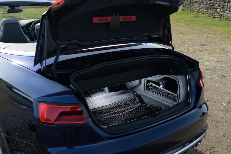 Багажник Audi S5 Cabriolet 2017 года  (UK) (фото 26 из 40)